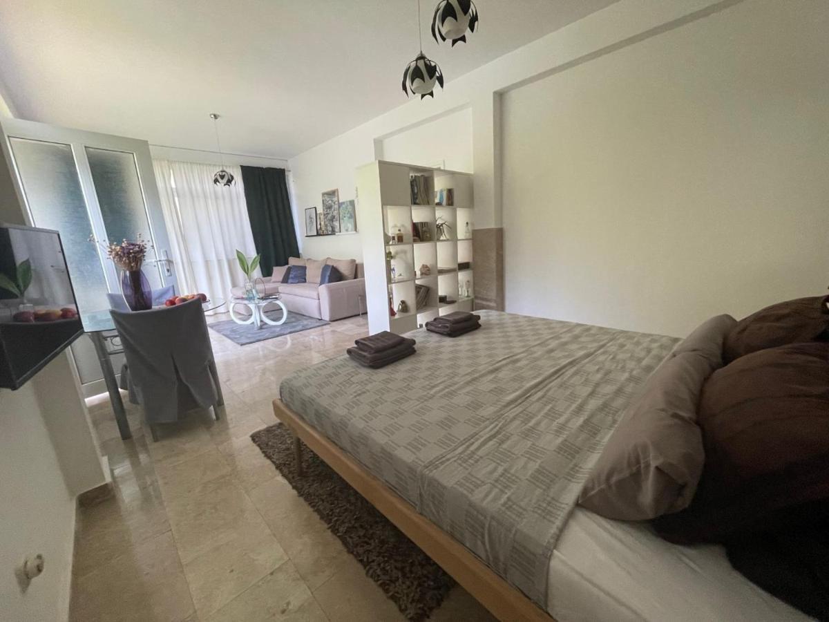 Villa Tamara With Garden And River View - Free Private Parking - Garage Μόσταρ Εξωτερικό φωτογραφία
