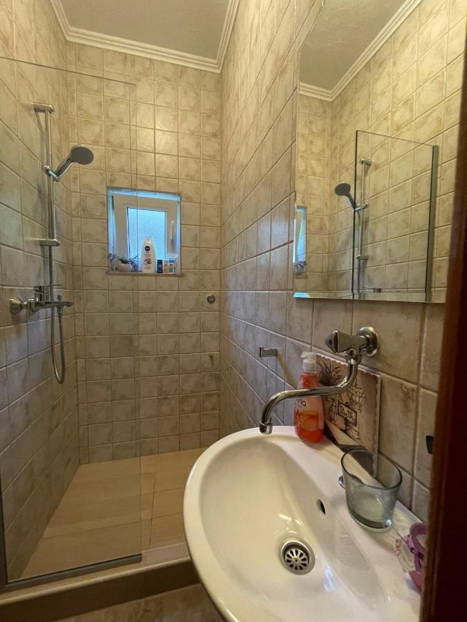 Villa Tamara With Garden And River View - Free Private Parking - Garage Μόσταρ Εξωτερικό φωτογραφία