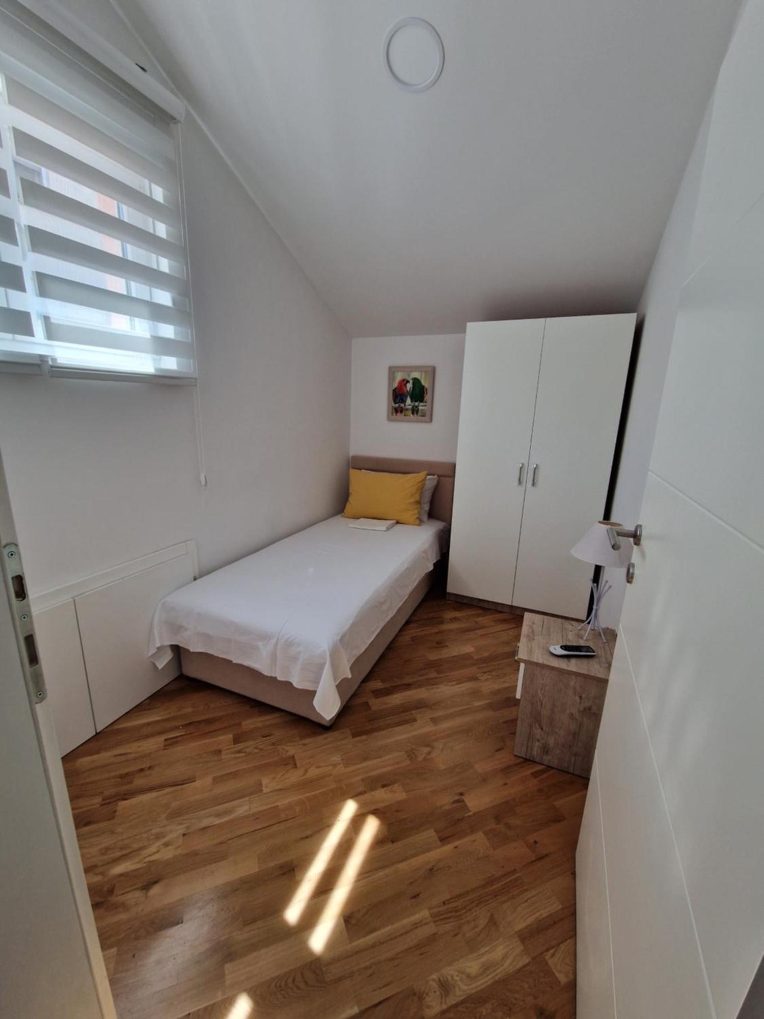 Villa Tamara With Garden And River View - Free Private Parking - Garage Μόσταρ Εξωτερικό φωτογραφία